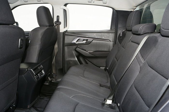 2022 Isuzu D-MAX LS-M