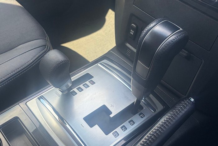 2020 Mitsubishi Pajero GLS