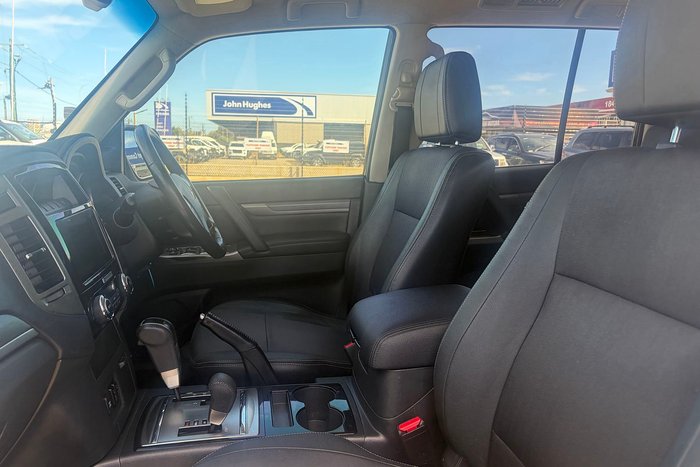 2020 Mitsubishi Pajero GLS