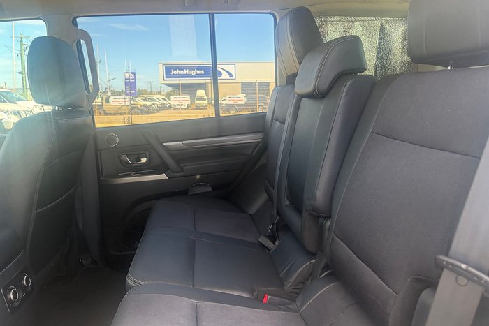 2020 Mitsubishi Pajero GLS