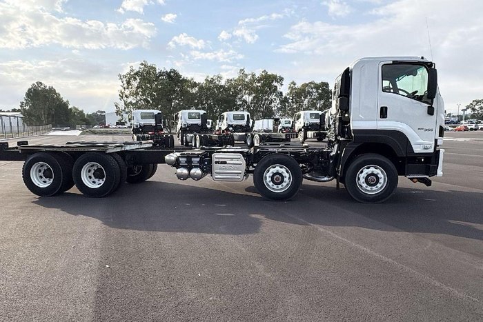 2025 Isuzu F Series