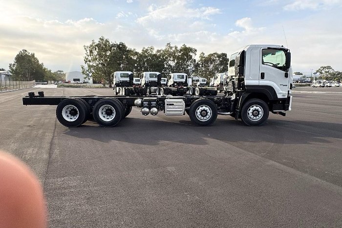 2025 Isuzu F Series FYJ 320-255 AT R60