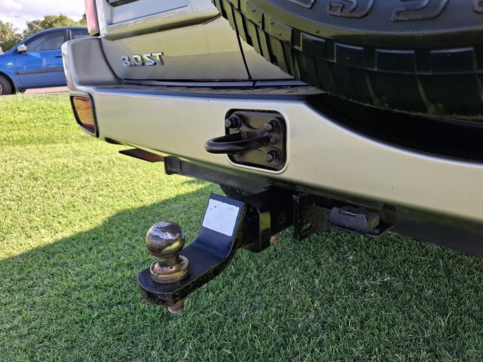 2013 Nissan Patrol ST Y61 4X4 Dual Range Desert Gold