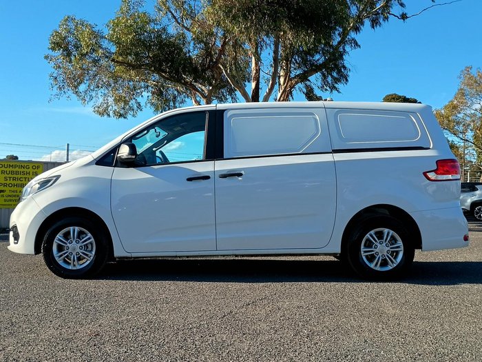 2022 LDV G10 +