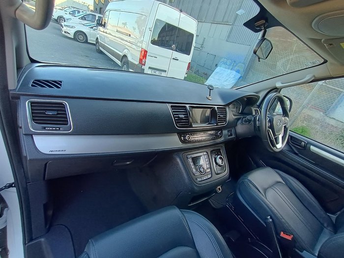 2022 LDV G10 +