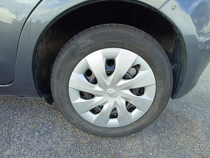 2013 Toyota Yaris YRS