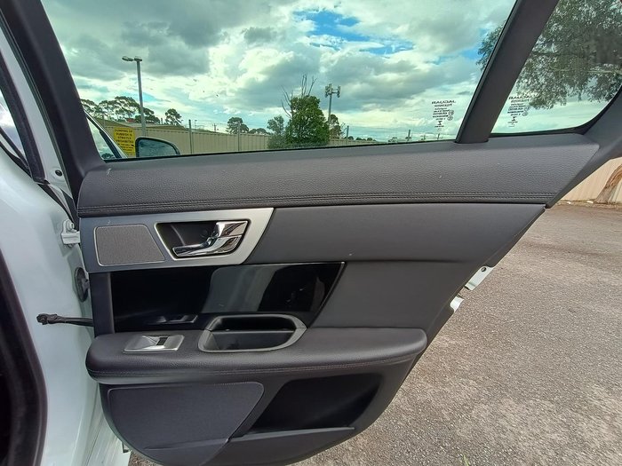 2014 Jaguar XF Premium Luxury X250 MY14 Polaris White