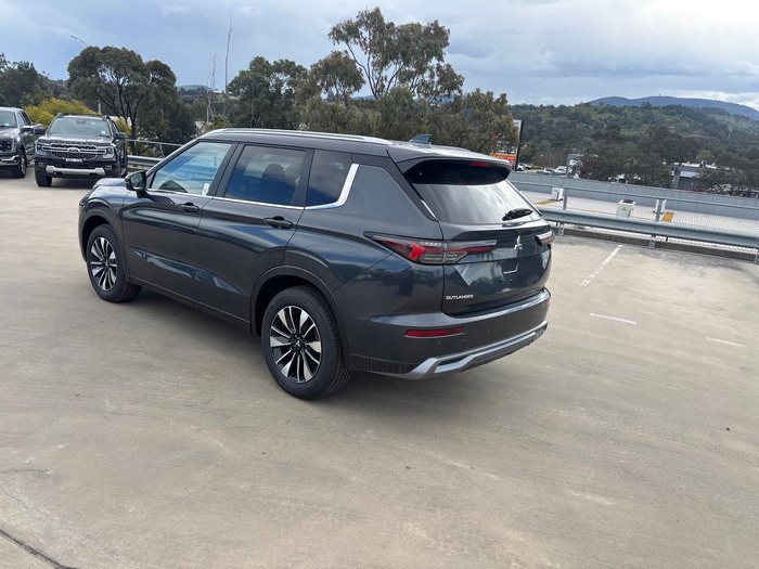2025 Mitsubishi Outlander LS