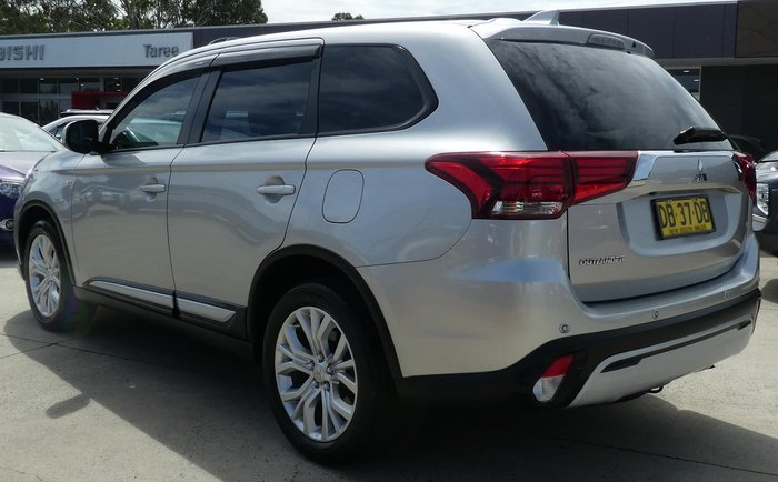 2021 Mitsubishi Outlander ES