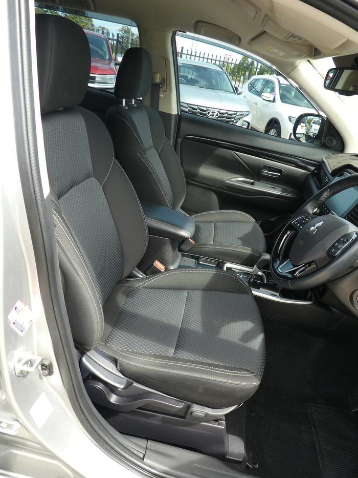 2021 Mitsubishi Outlander ES