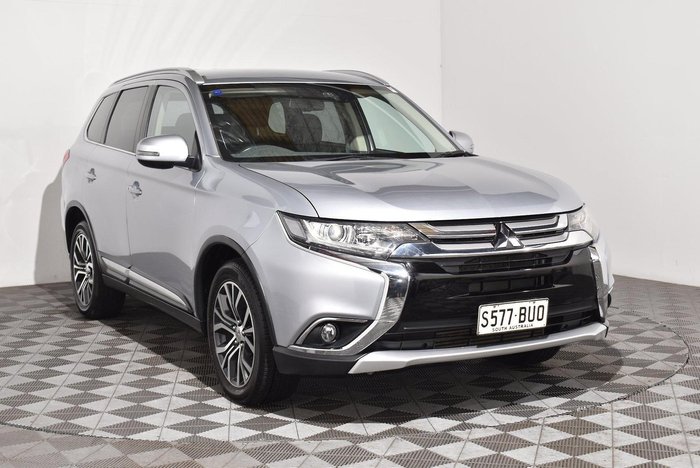 2017 Mitsubishi Outlander LS Safety Pack