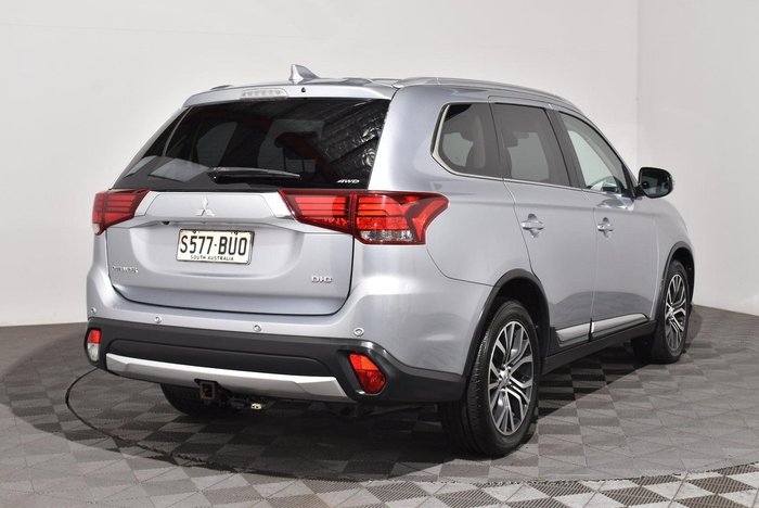 2017 Mitsubishi Outlander LS Safety Pack