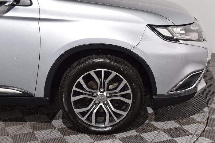 2017 Mitsubishi Outlander LS Safety Pack