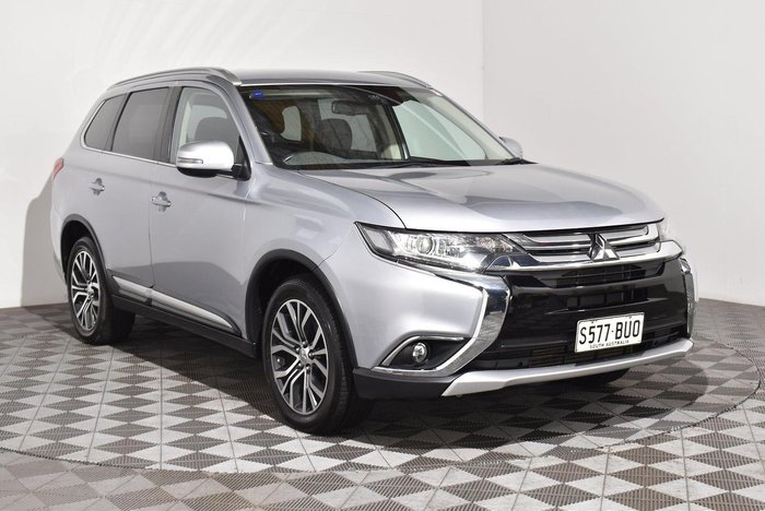 2017 Mitsubishi Outlander LS Safety Pack