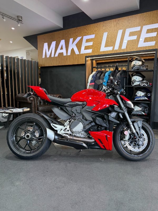 2024 DUCATI STREETFIGHTER V2 Red