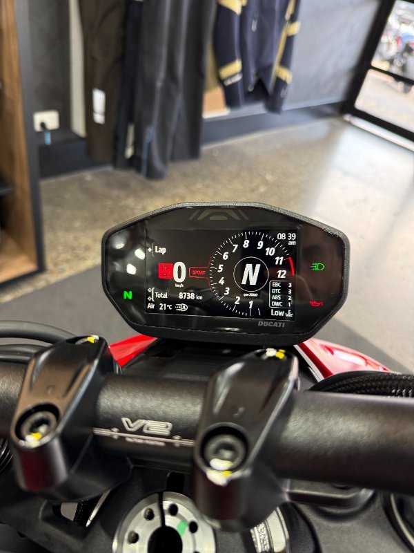 2024 DUCATI STREETFIGHTER V2 Red