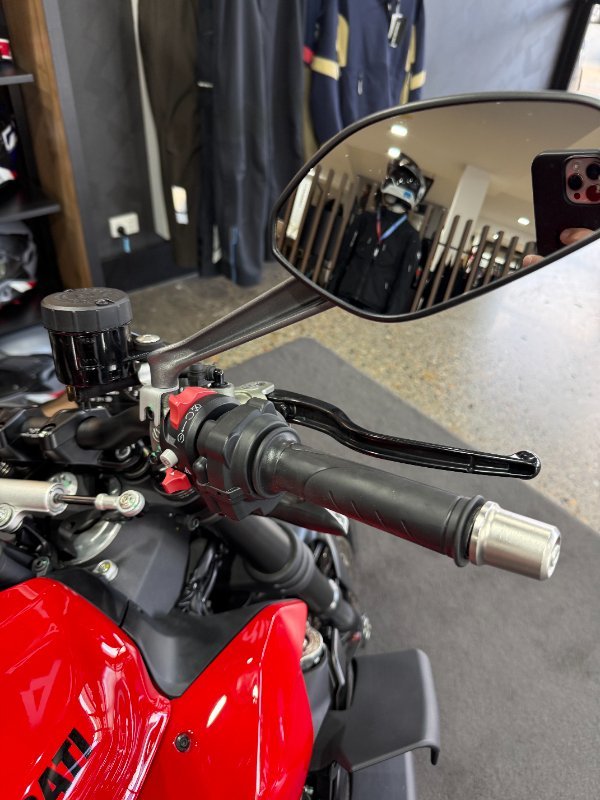 2024 DUCATI STREETFIGHTER V2 Red