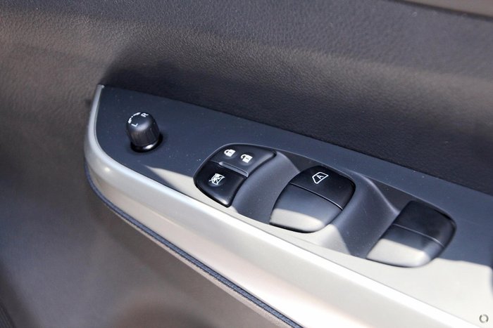 2017 Nissan Navara ST D23 Series 2 4X4 Dual Range Brilliant Silver