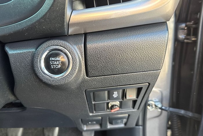 2017 Toyota Hilux SR5