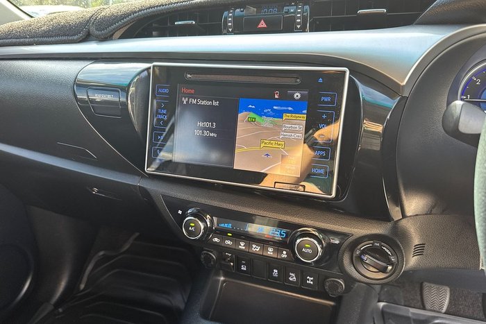 2017 Toyota Hilux SR5