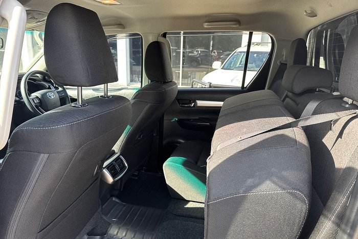 2017 Toyota Hilux SR5