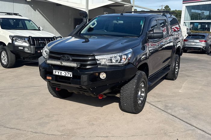 2017 Toyota Hilux SR5