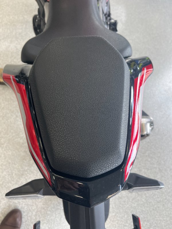 2024 Kawasaki Z900 (ZR900) RED