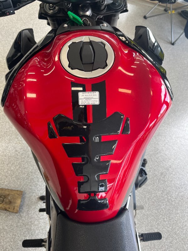 2024 Kawasaki Z900 (ZR900) RED