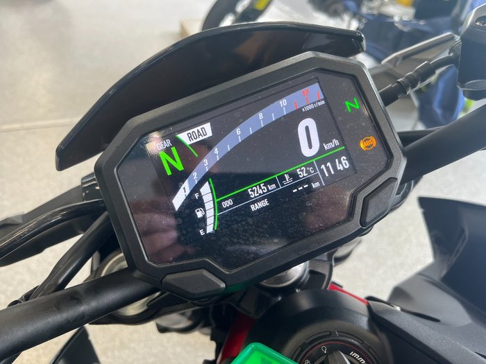 2024 Kawasaki Z900 (ZR900) RED