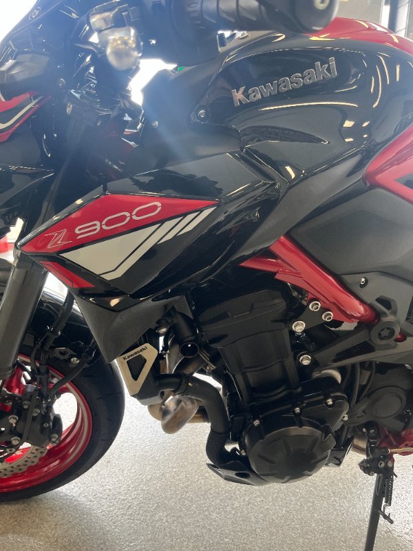 2024 Kawasaki Z900 (ZR900) RED