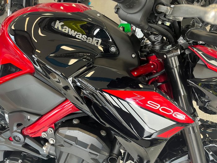 2024 Kawasaki Z900 (ZR900) RED