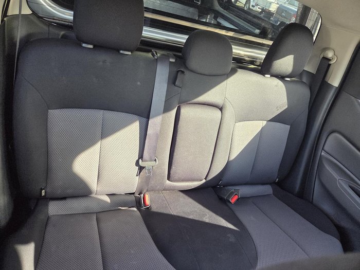 2015 Mitsubishi Triton GLX