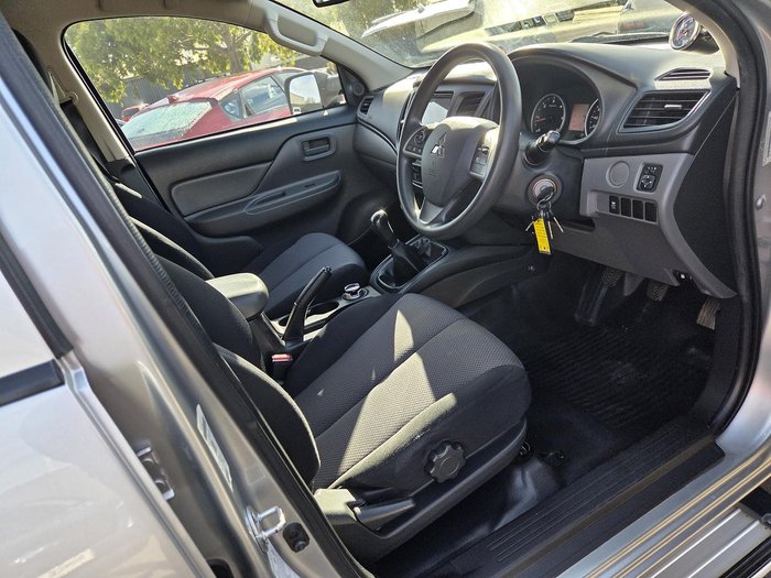 2015 Mitsubishi Triton GLX