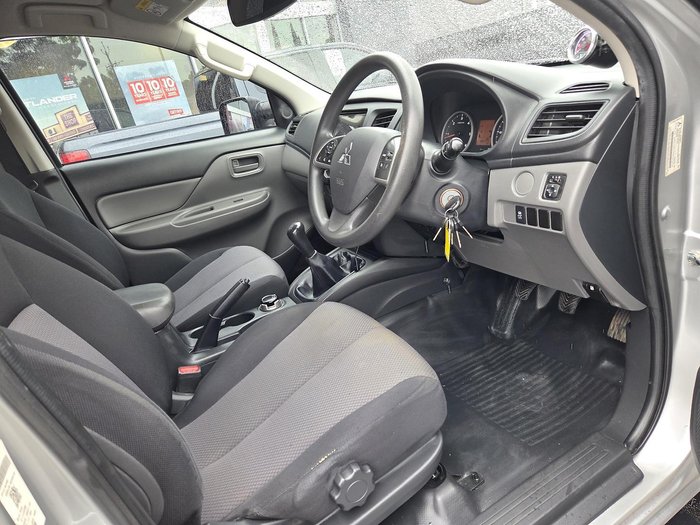 2015 Mitsubishi Triton GLX