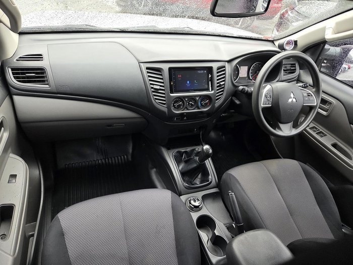 2015 Mitsubishi Triton GLX