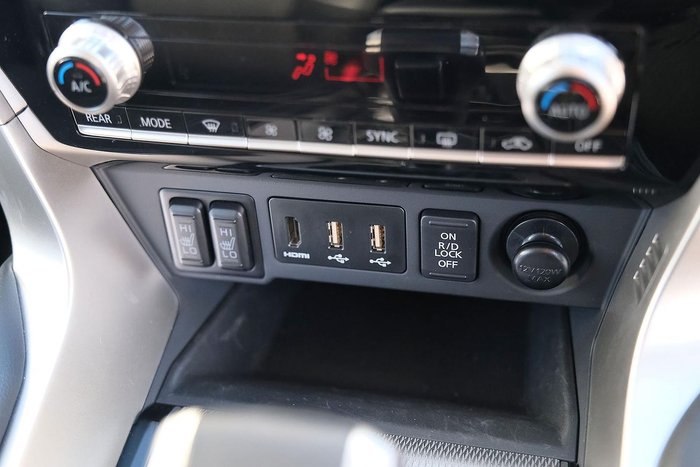 2024 Mitsubishi Pajero Sport Exceed