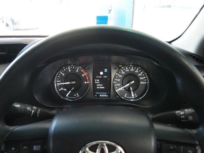 2022 Toyota Hilux SR