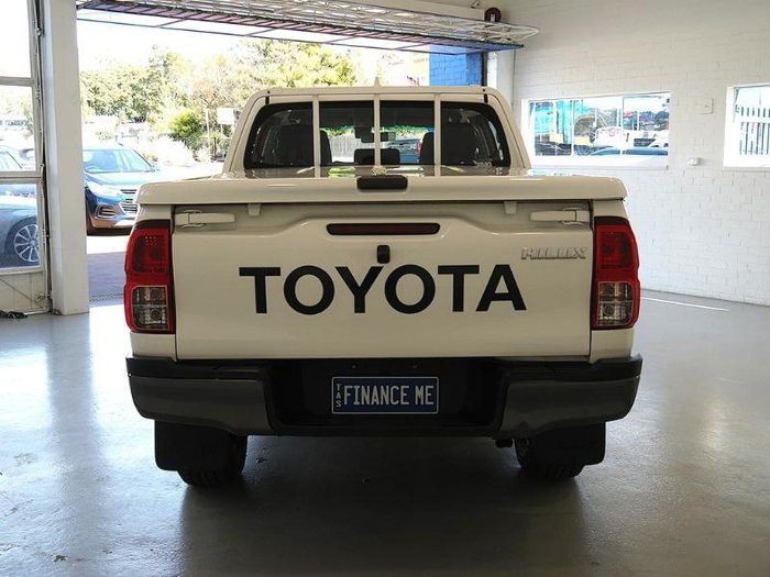 2022 Toyota Hilux SR