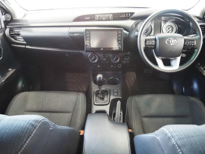 2022 Toyota Hilux SR