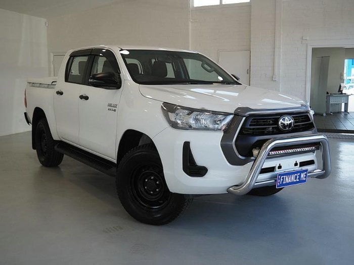 2022 Toyota Hilux SR