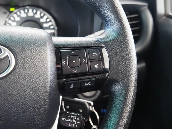 2022 Toyota Hilux SR