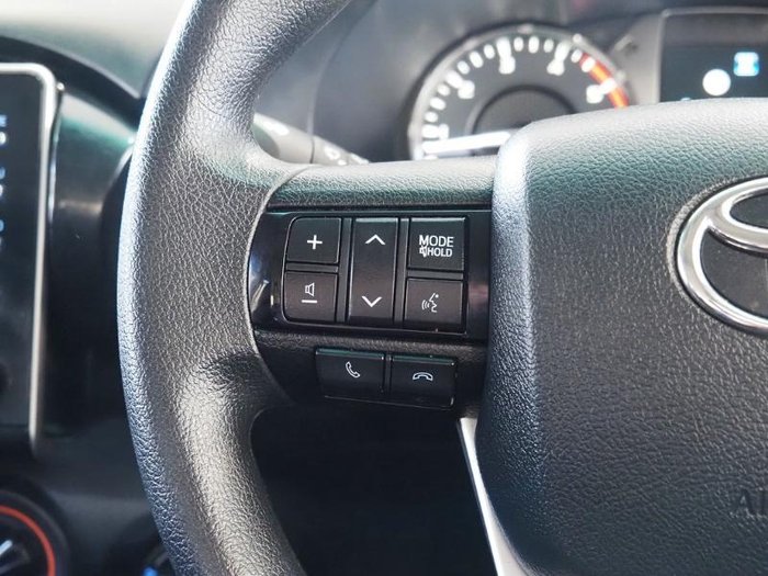 2022 Toyota Hilux SR