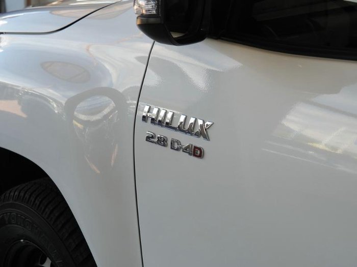 2022 Toyota Hilux SR