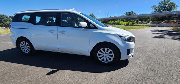 2017 Kia Carnival S