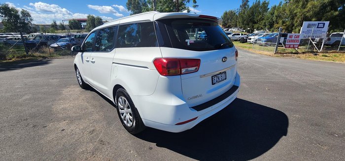 2017 Kia Carnival S