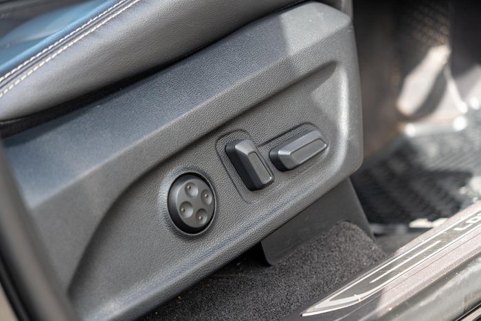 2022 LDV D90 Executive SV9A 4X4 Dual Range Metal Black