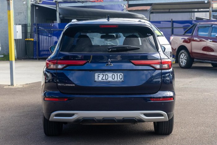 2024 Mitsubishi Outlander LS