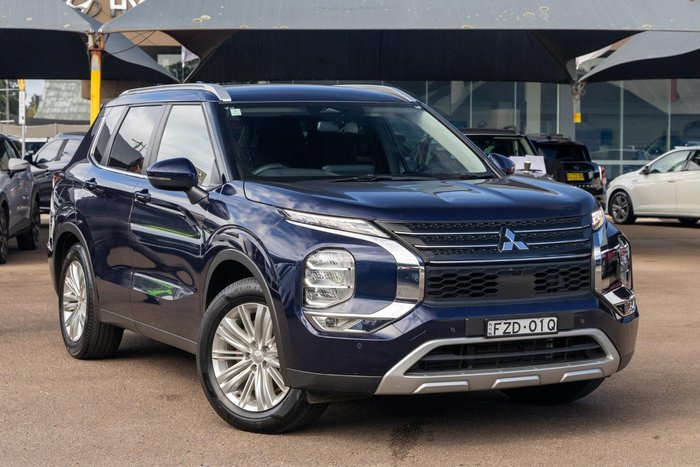 2024 Mitsubishi Outlander LS