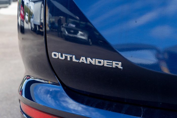 2024 Mitsubishi Outlander LS