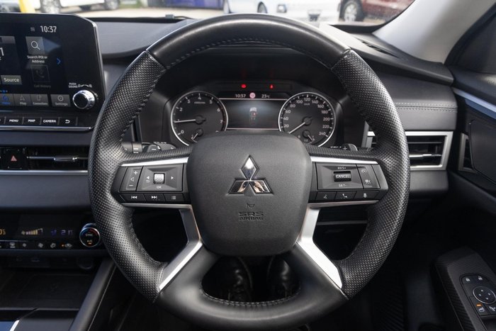 2024 Mitsubishi Outlander LS